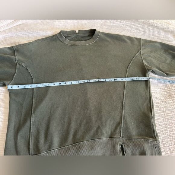 Aerie Women’s Army Green Oversized Distressed Sweatshirt Size Small - Picture 10 of 11